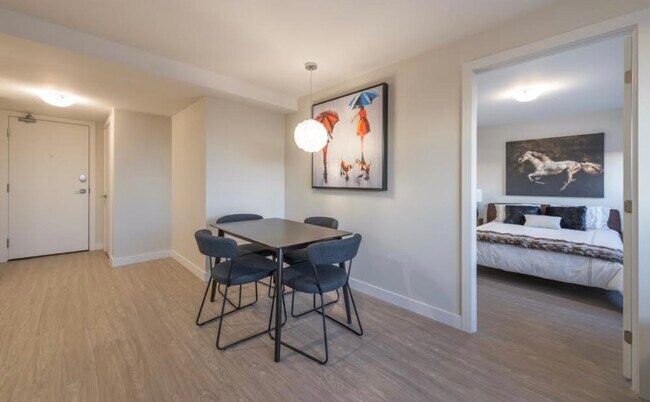 Photo du bâtiment - 5633-5633 Fenwick St