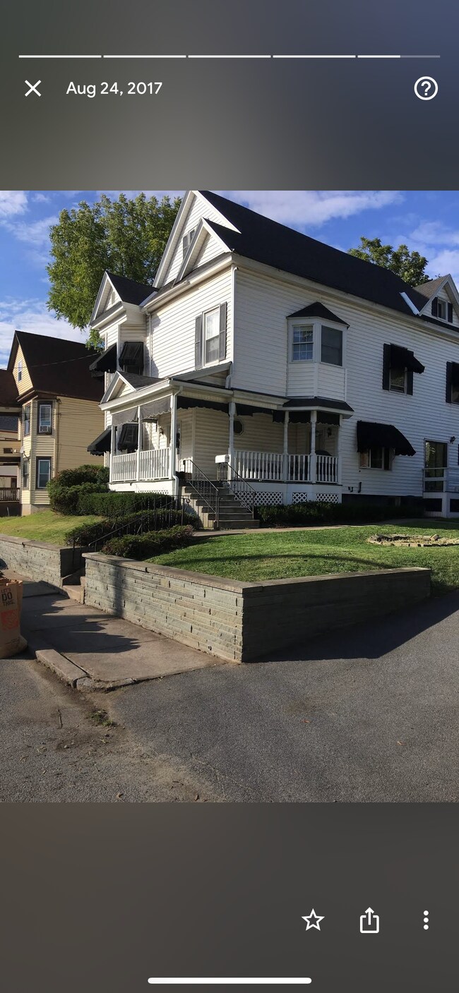 Exterior side - 9 Lincoln Ave