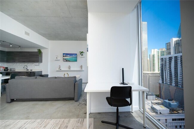 Foto del edificio - 151 SE 1st St