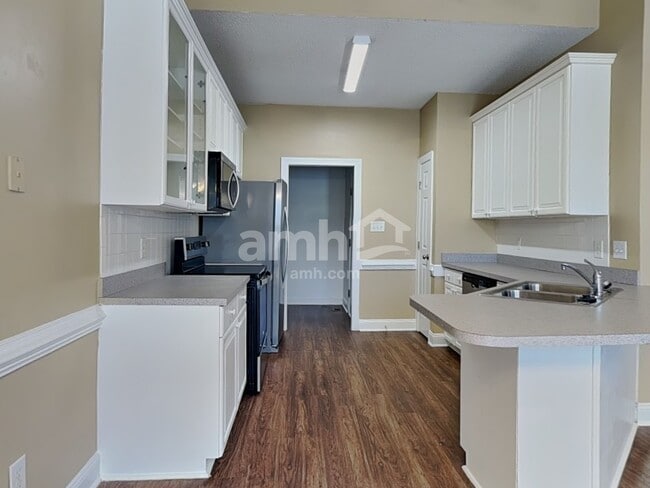 Foto del edificio - 702 Landing View Dr