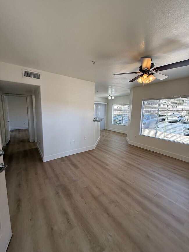Foto del edificio - 2 Bedroom 2 Bathroom Condo- Downtown Gilbert