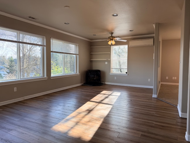 Building Photo - 12 Lake Louise Dr SW