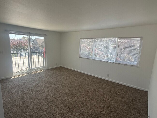 Foto del edificio - 301 Willard Ave