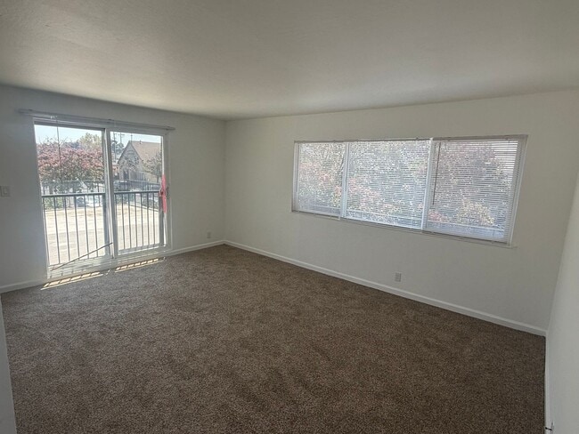Building Photo - 301 Willard Ave