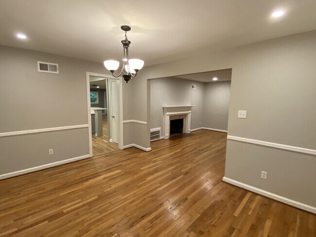 Building Photo - 342 Kensington Dr