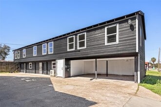 Building Photo - 2820 Blodgett St