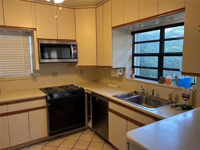 Building Photo - 5951 SW 84th St