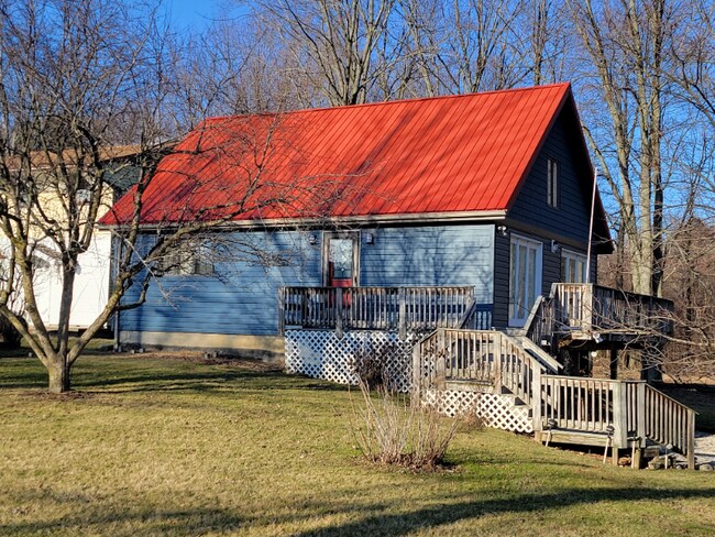 Building Photo - 989 Howard Dr