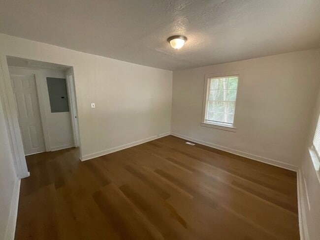 Building Photo - 2916 Grand Ave SW