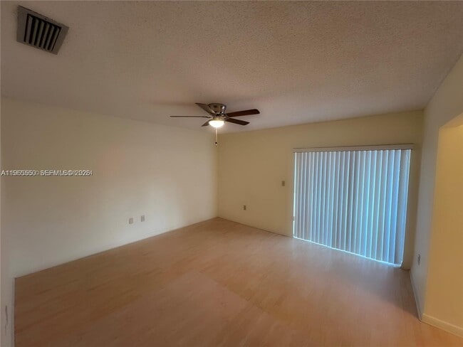 Building Photo - 17170 SW 94th Ave