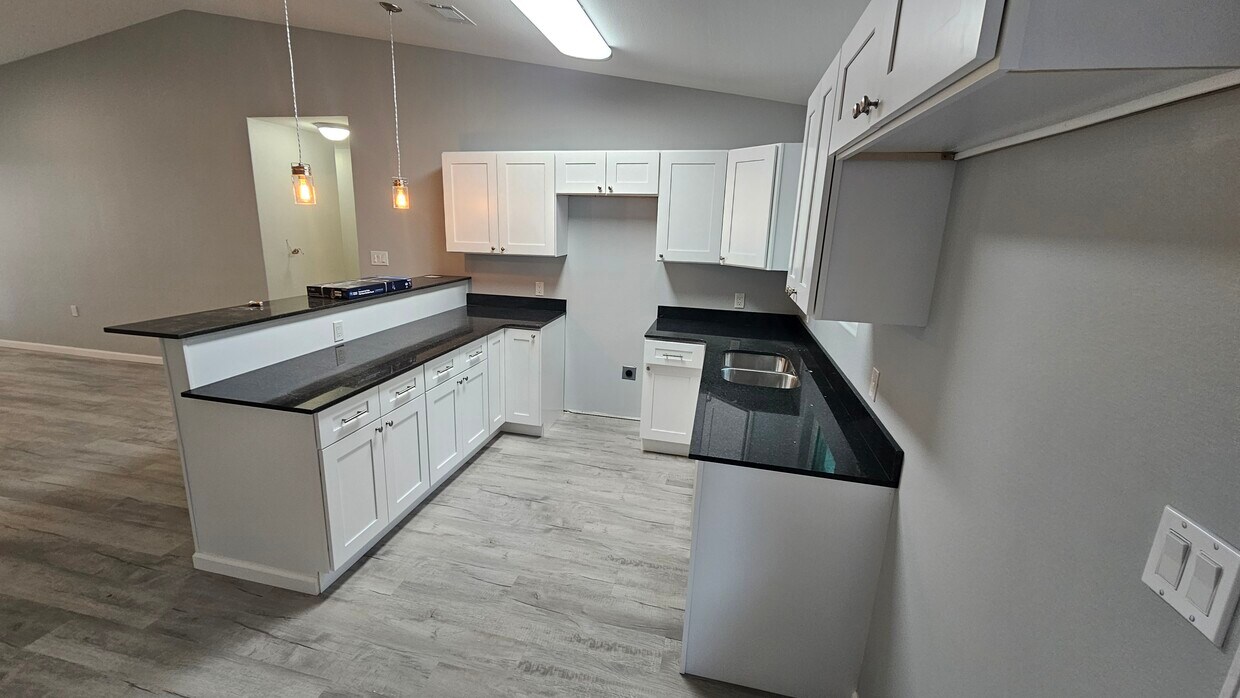 Building Photo - 211B White Eagle