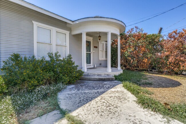 Photo - CHARMING 2-BEDROOM IN BEACON HILL House