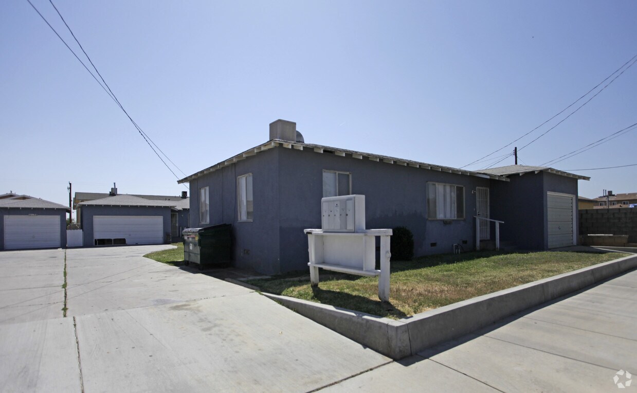 Foto principal - 38542-38550 10th St E