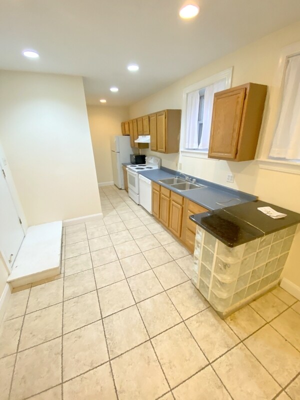 Primary Photo - 13 Haviland St