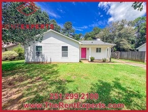 Building Photo - 9760 Royal Woods Dr N