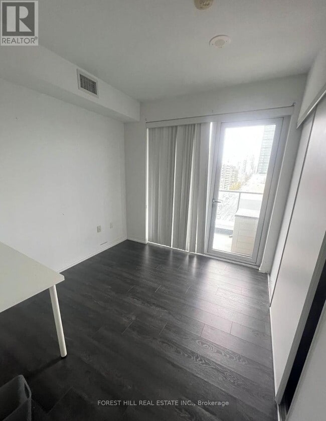 Photo du bâtiment - 251 Jarvis St