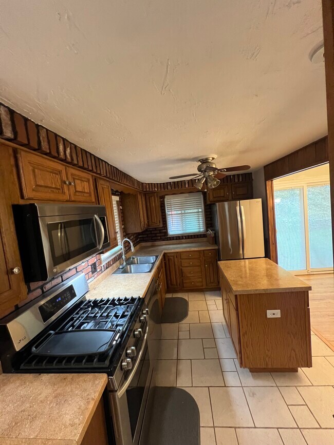 1608 Carmella Dr, Pittsburgh, PA 15227 House Rental in Pittsburgh, PA