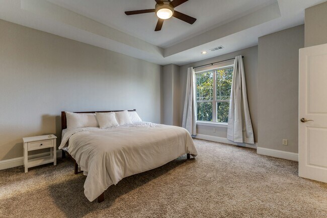 Foto del edificio - 5914 Hudson St