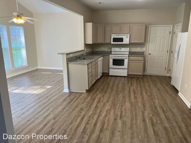 Building Photo - 4 br, 2.5 bath House - 748 Georgie Street