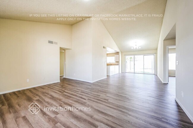 Building Photo - 4567 W Topeka Dr