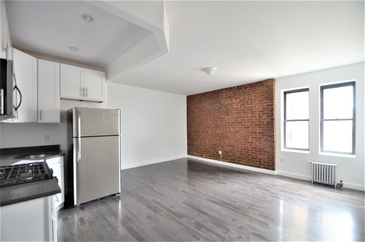 Foto principal - 2120 Tiebout Ave