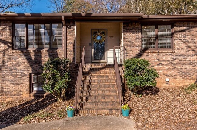 Foto del edificio - 905 Tanglewood Trail