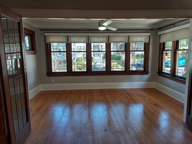 Building Photo - 2883 S Wentworth Ave