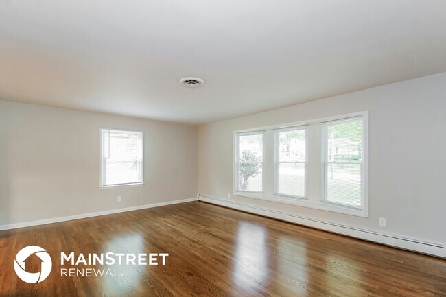 Building Photo - 501 Florham Dr