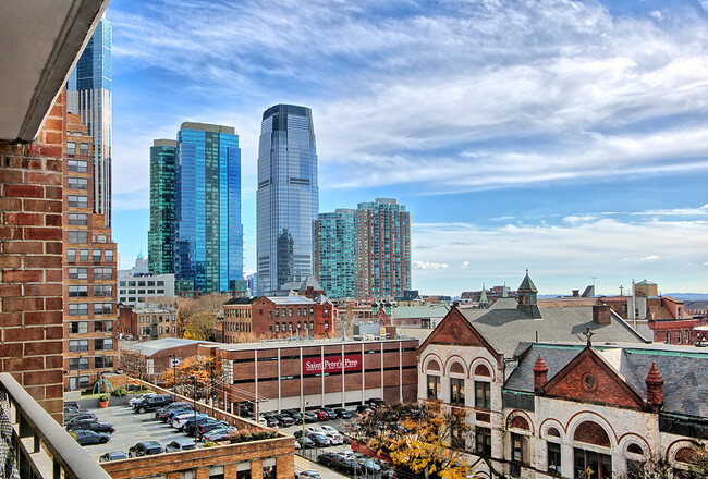 Foto del edificio - 135 Montgomery St