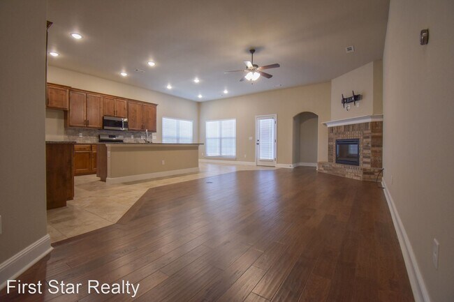 Foto del edificio - 4 br, 2 bath House - 6106 NW Sherman St