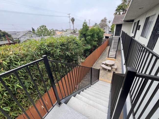 Building Photo - M369 - Albini