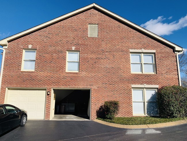 Foto del edificio - 3377 Golf Club Ln