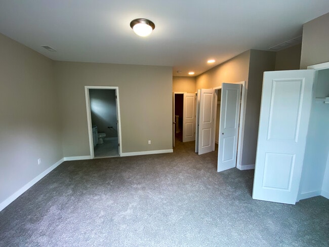 Building Photo - Lathrup Court Apartments