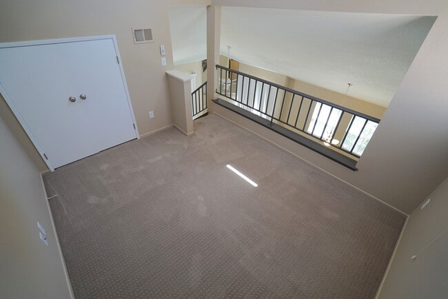 Building Photo - Siena Villas Valencia 2-Bedroom + Loft Con...