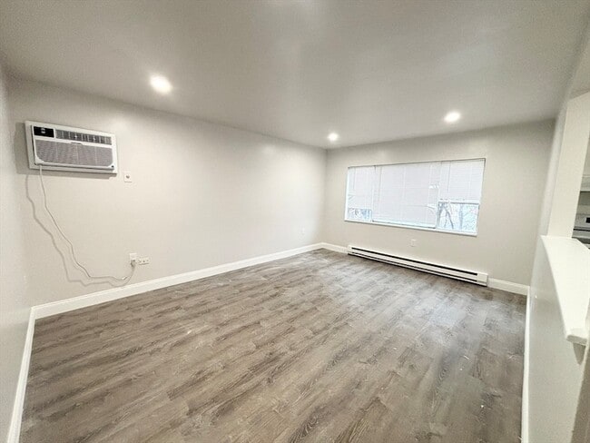 Photo - 75 Vine St Apartment