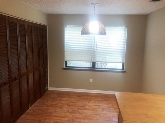 Foto del edificio - 4849 Beacon Drive East