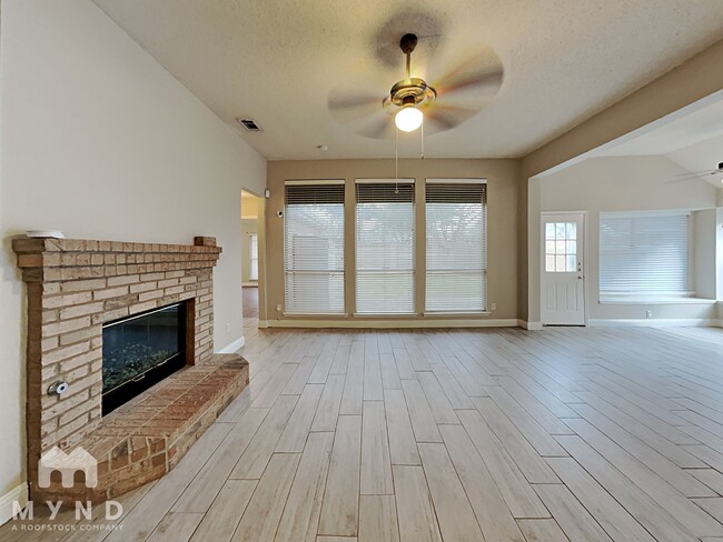 Foto del edificio - 7311 Vista Ridge Ln