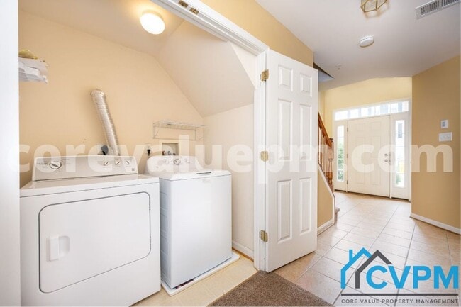Building Photo - 1023 Railbed Dr