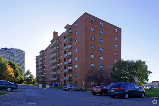 Photo du bâtiment - Westown Apartments