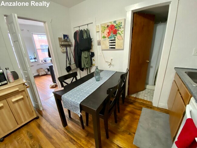 Foto del edificio - 127 Endicott St