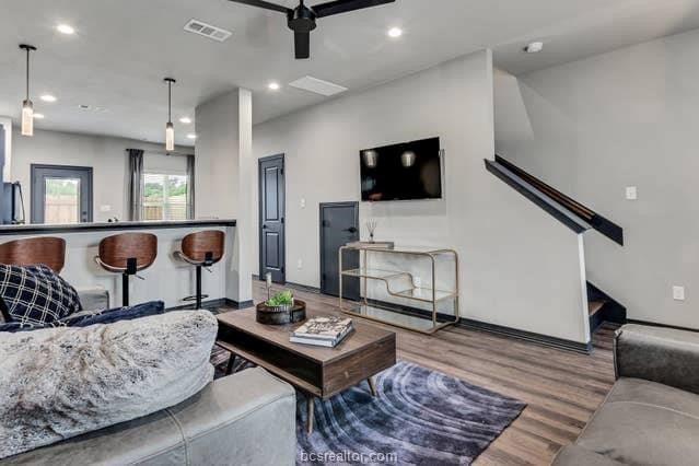 Foto principal - 1451 Associates Ave