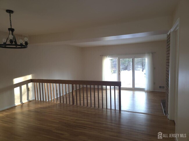 Foto del edificio - 161 Willowbrook Dr