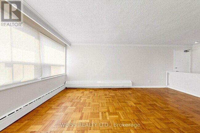 Photo du bâtiment - 17 Fraserwood Ave