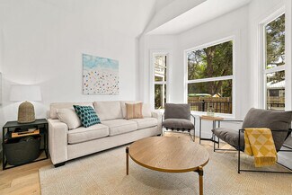 Building Photo - 90 De Haven St