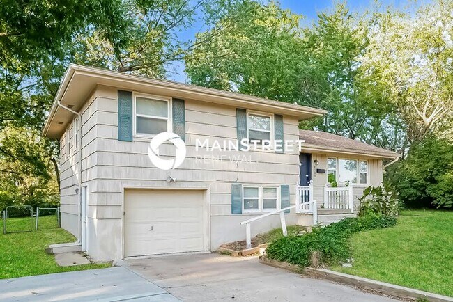 Building Photo - 3 Bedroom Pet-Friendly Home in RAYTOWN, MO with Main Street Renewal