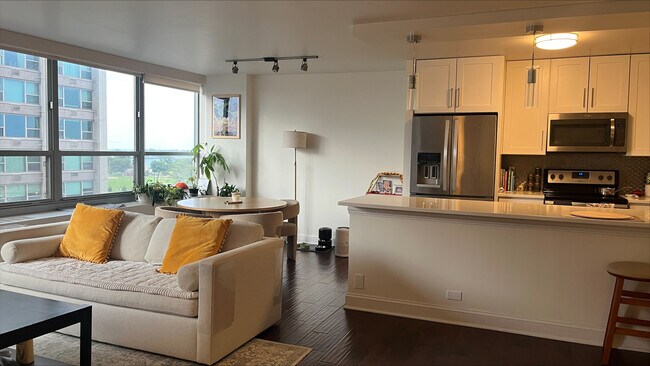 Foto del edificio - 3550 N Lake Shore Dr