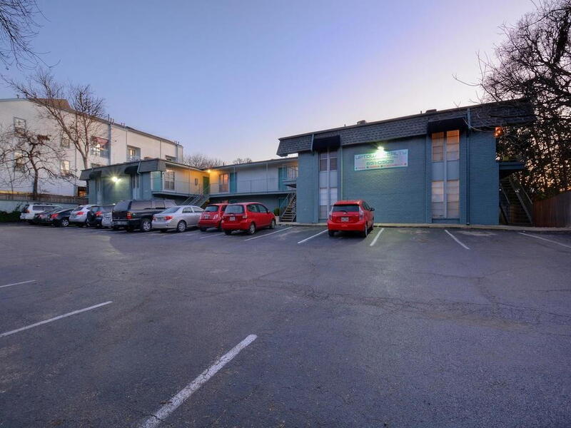 Foto del edificio - 305 W 35th St