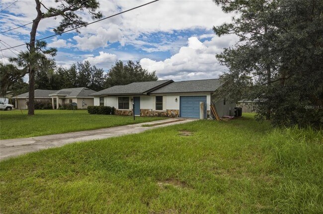 Building Photo - 65 Pine Trce