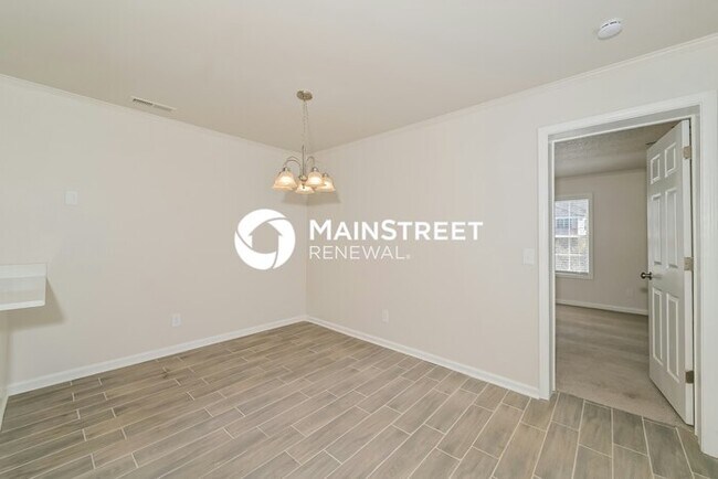 Foto del edificio - 3 Bedroom Pet-Friendly Home in KNOXVILLE, TN with Main Street Renewal