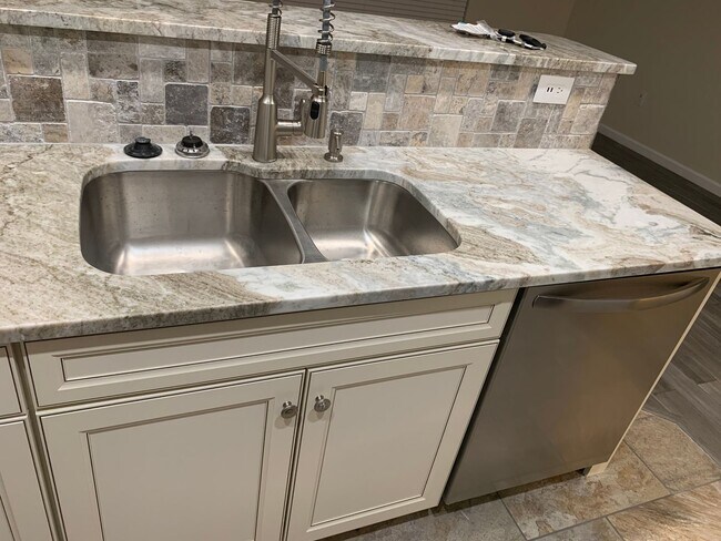 Foto del edificio - Enjoy this beautifully updated 3 Bed/2.5 Bath Townhome  **Military Discount Available**50% OFF 1s...